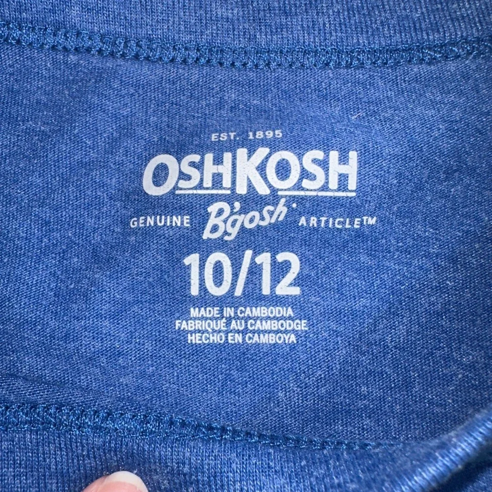OshKosh Boys Blue Shark Sequin Graphic T-Shirt Nice To Eat‎ You Size 10/12